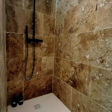 Eden & Апартаменты Gajan (Gard)